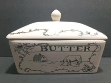 Creative Co-Op Country Stoneware Butter Dish with Lid, "Spread The Love” 1 LB