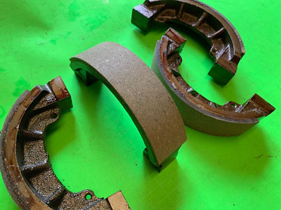 Set/4 new brake shoes for John Deere 950 compact tractor replace M805899 CH11247