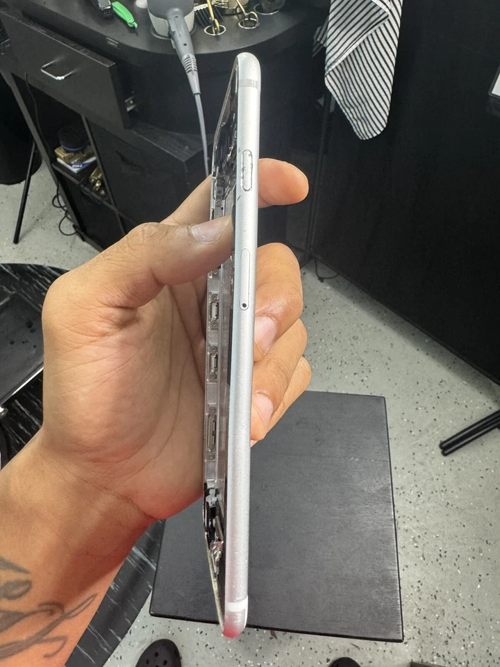 Apple iPhone 6 Plus - 16GB - Silver Parts Only - Image 2 of 4