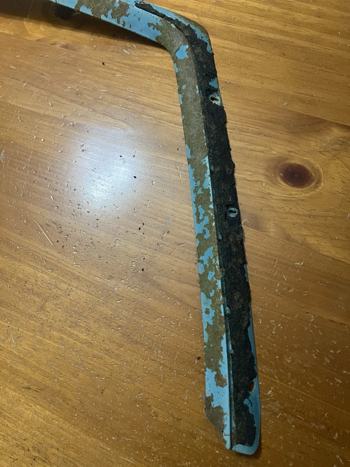 1986–1988 Chevrolet Monte Carlo LS Half Vinyl Trim With TRUNK UPPER FILLER PANEL - Image 4 of 4