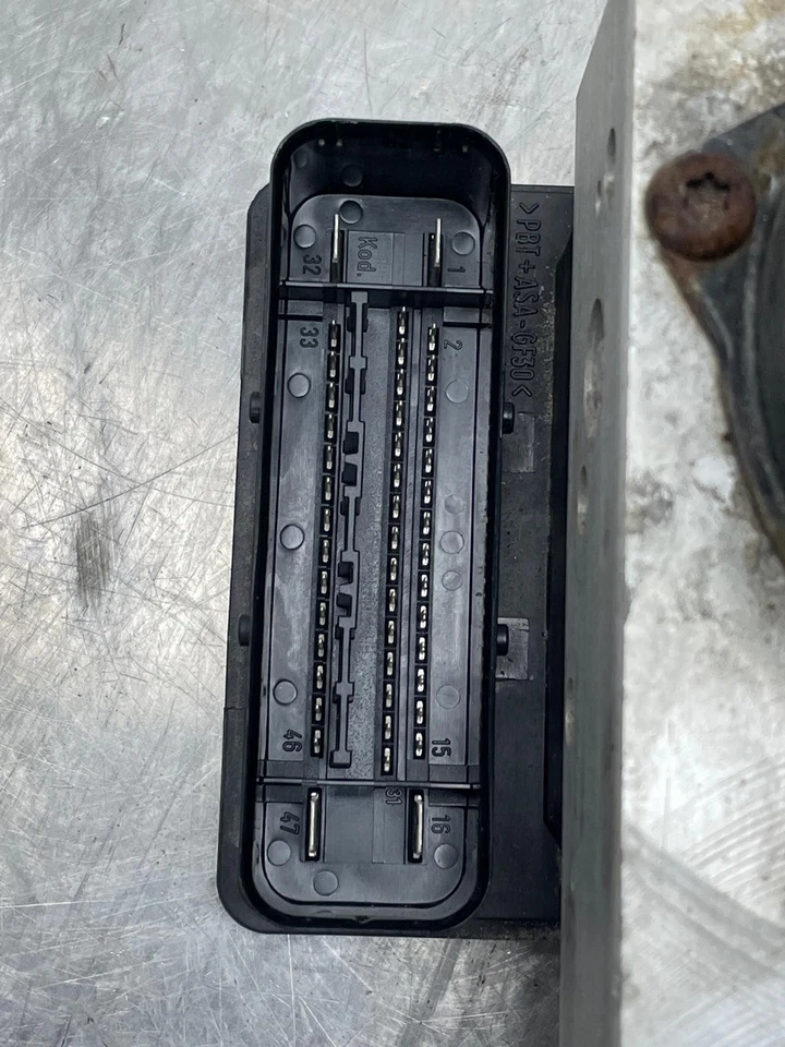 Módulo de bomba de freno antibloqueo Volvo V70 2004 ABS dinámico 88 k millas OEM 8671224 Foto 2 de 4