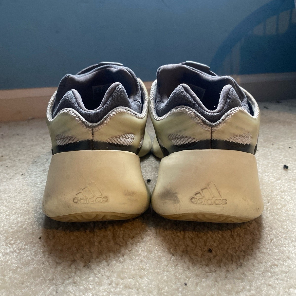 Size 10.5 - adidas Yeezy 700 V3 Fade Salt