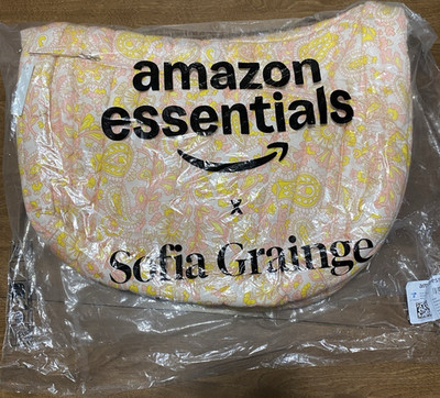 Amazon Essentials x Sofia Grainge Women s Quilted Shoulder Tote Bag 