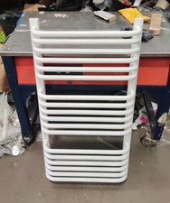 BLYSS CAP22GC040 CURVED D-BAR TOWEL RADIATOR 900 X 500MM WHITE 9479V (176)