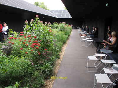 Foto 6x4 Serpentine Gallery Pavillon 2011 - Innenansicht mit Garten The c2011