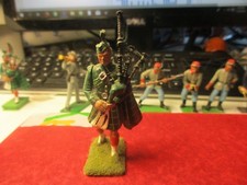 Britains Bagpiper - Green Tartan