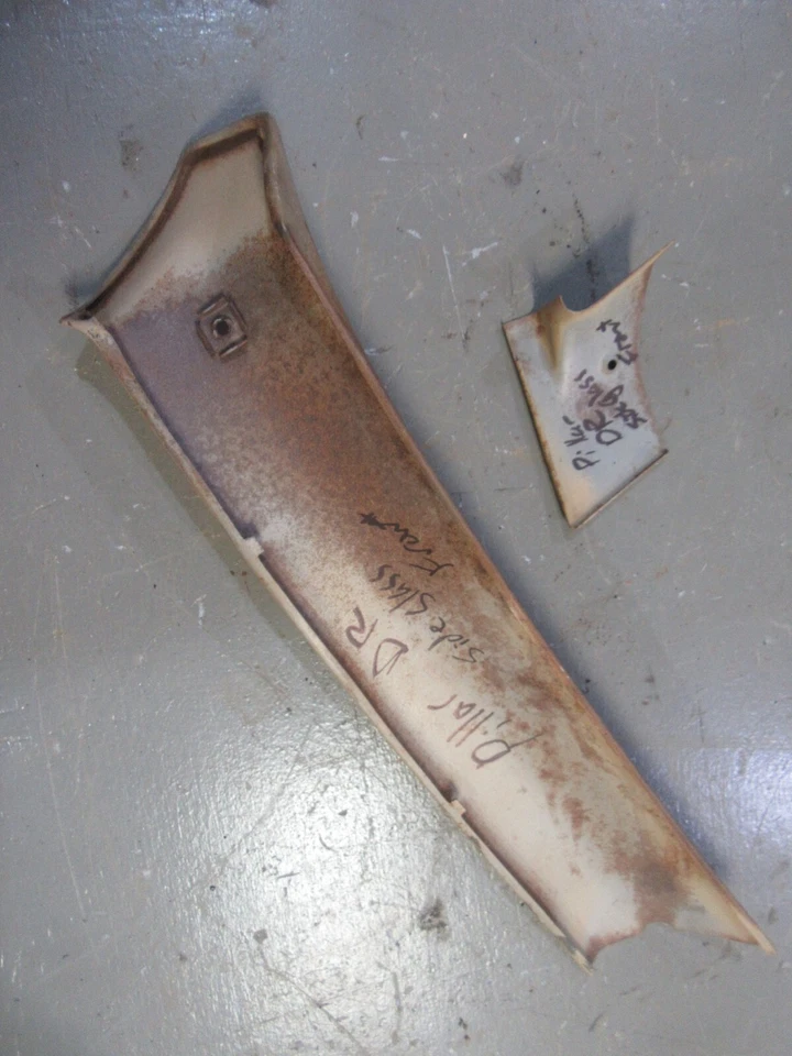 1965 年福特乡村轿车后门后柱装饰内饰 DR — 第 2/2 张图片