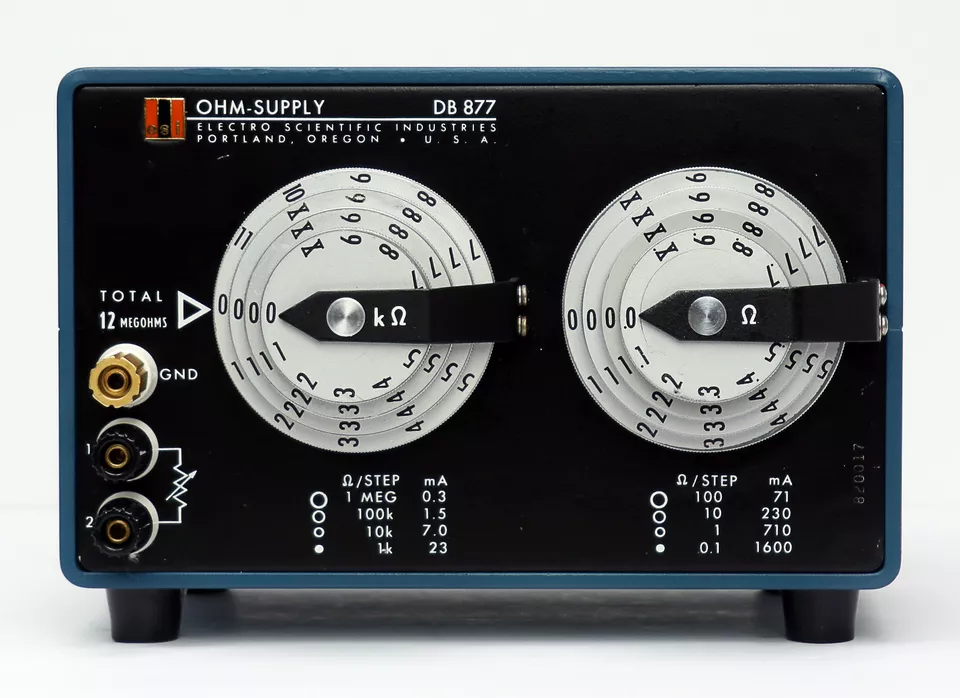 ESI (Electro Scientific Industries) DB877 Resistenza Decade, 8 Quadranti, 0.1Ω - 12.1MΩ - Immagine 2 di 4
