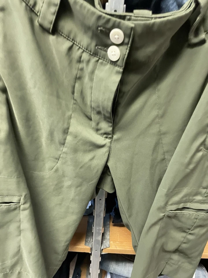 Pantalones cortos Nike Golf Tour Performance verde oliva para dama - talla 4 Foto 2 de 3