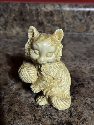 Vintage A. Santini Carved Italian Alabaster Sculpted Cat & Yarn Figurine 3.5''