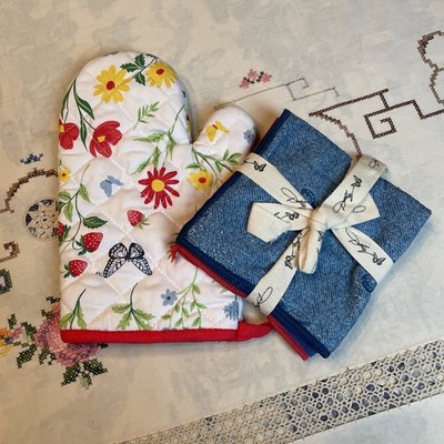 DOLLY PARTON Oven Mitt Dust Cloths DG Collection 2 Piece Butterfly Strawberries