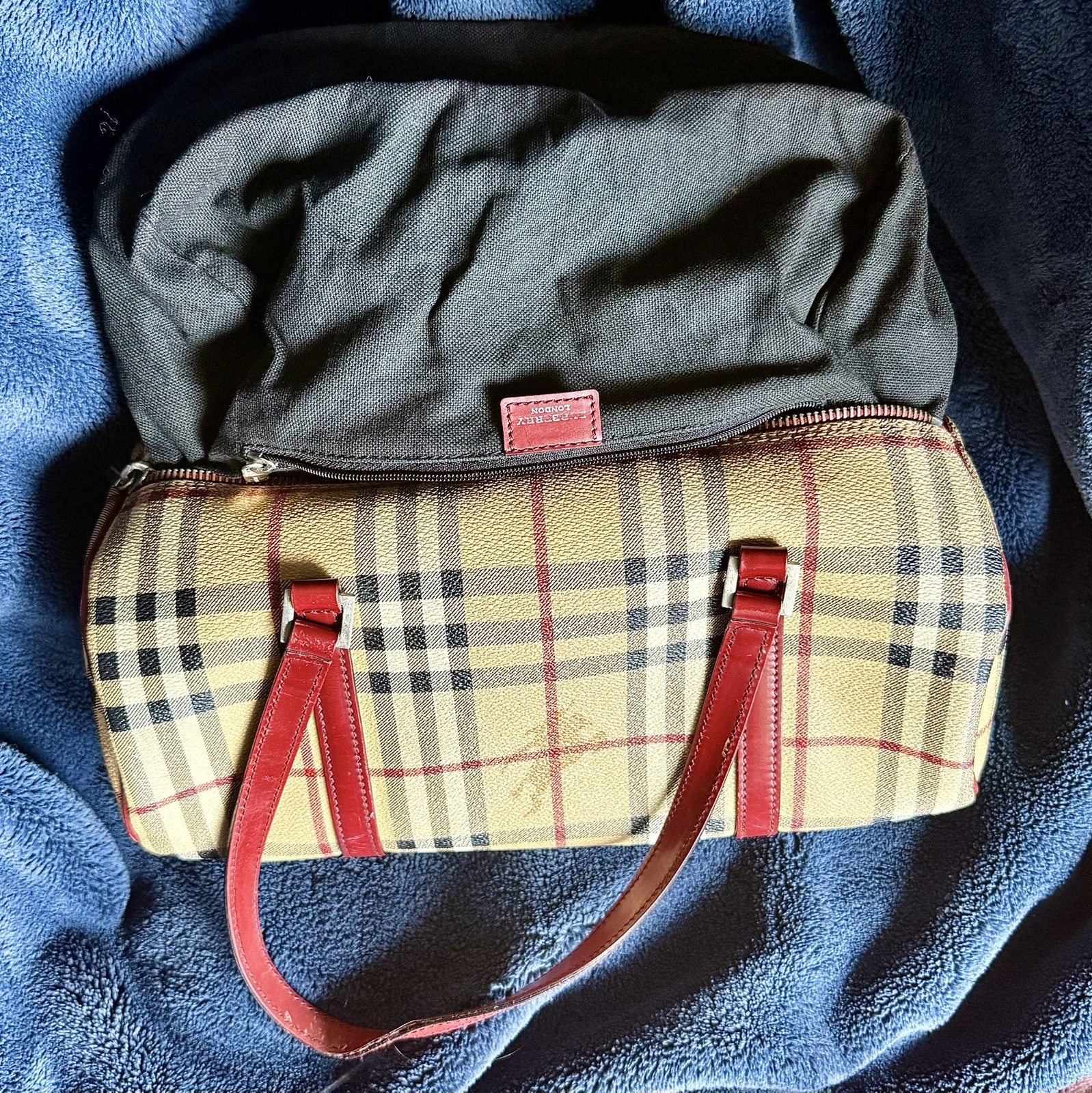 Authentic Vintage Burberry Barrel Bag – Iconic House Check with Red Leather Trim image 9