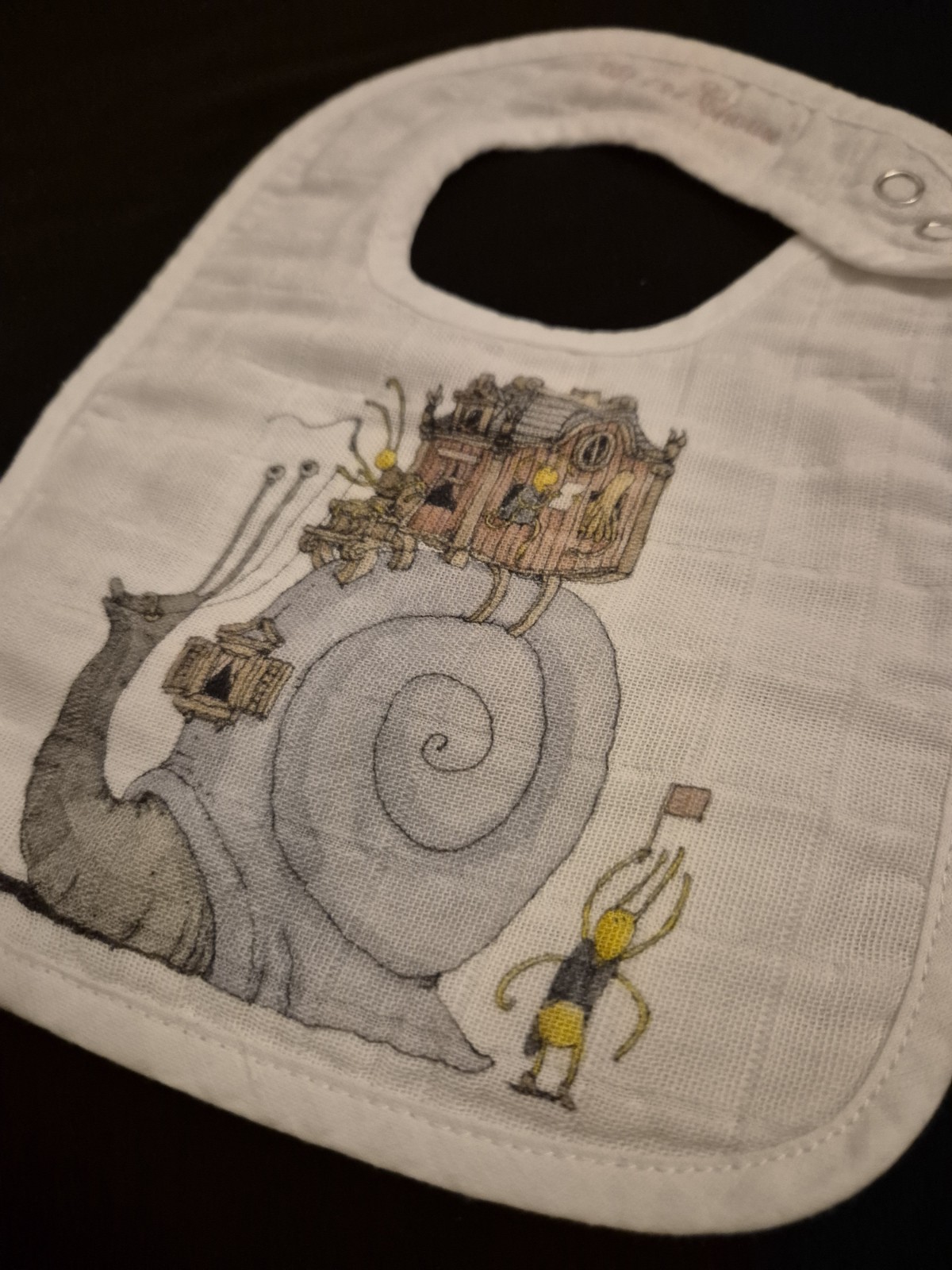 ATELIER CHOUX 0-6mths Bib Baby Feeder Snail House Design