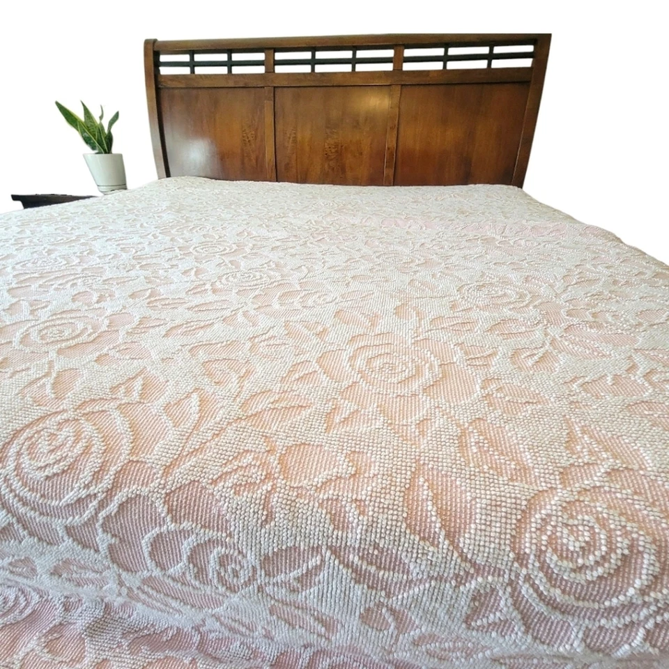Chenille Hobnail Pink Roses King Size Bedspread Blanket Vintage - Image 4 of 4