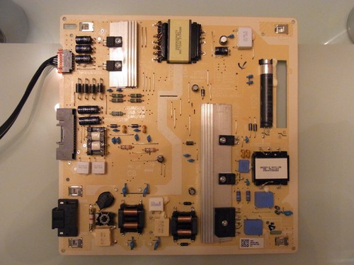 Samsung TV Netzteil, BN44-01102A, L65E7N AHS aus GQ65Q60AAU.