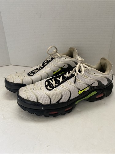 nike air max plus black volt