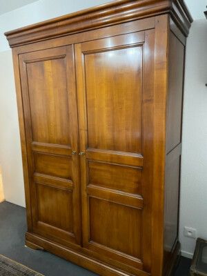 Chambre Louis Philippe En Merisier Massif – Lot 3 Pièces : Lit, Commode, Table De Chevet