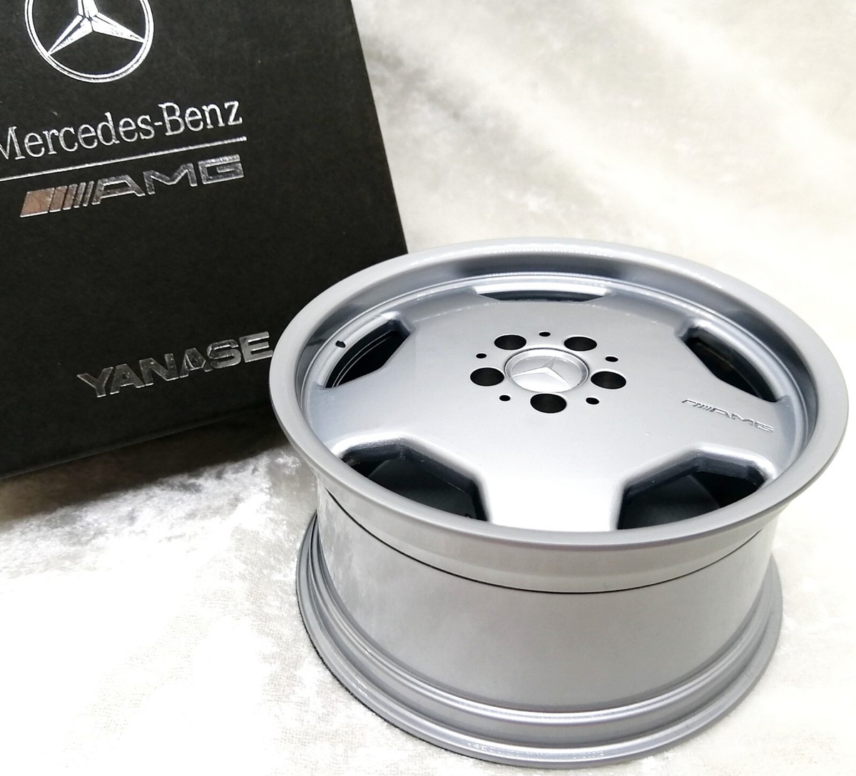 Mercedes Benz AMG / YANASE ホイール型小物入れ Mercedes Benz YANASE Novelty AMG Wheel Type Ashtray