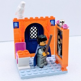 Lego 4721,  Hogwarts Classroom, Harry Potter, 100% Complete w/ backdrop & manual