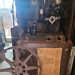 VICTOR Model 25 Black 16mm Cine Movie Projector Vintage Movie Projectors