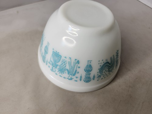 Vintage Pyrex Amish Butterprint White Turquoise Small Mixing Bowl 1 1/2 Pint - Picture 9 of 12