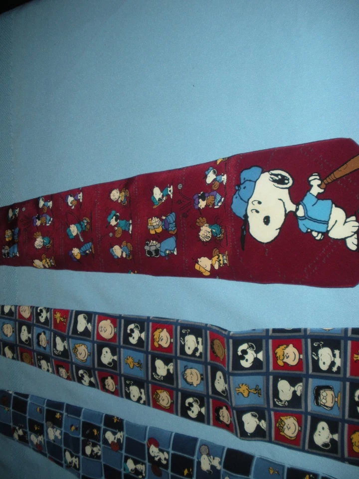 Colección de corbatas de personajes de dibujos animados 3 corbatas de seda Snoopy y dos corbatas de poliéster Pooh Foto 2 de 4