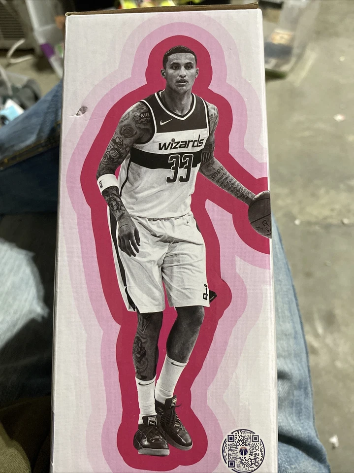 2023 Washington Wizards KYLE KUZMA SUÉTER ROSA SGA BOBBLEHEAD Lakers NBA 1/13 Foto 2 de 4