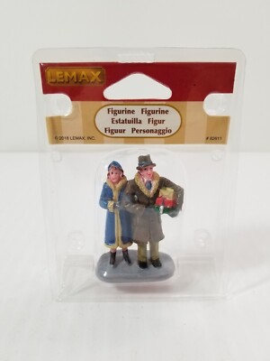 Lemax CHRISTMAS COUPLE # 82611 Christmas Caddington Village Figurine 2018 NEW