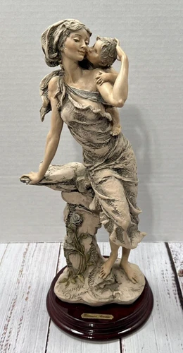 Giuseppe Armani Capodimonte Soft Kiss Sculpture Ltd Edition 1993 Woman Baby