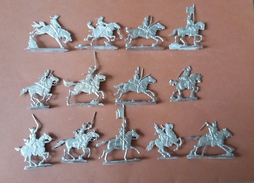 Plats d'étain - Zinnfiguren - 12 cavaliers prussiens Premier