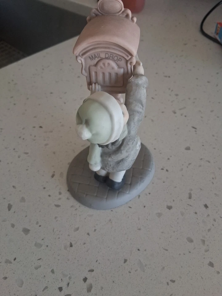 Enesco Pretty As A Picture "Sending Warmest Wishes" Girl With Mailbox  #284424 - Image 2 of 4