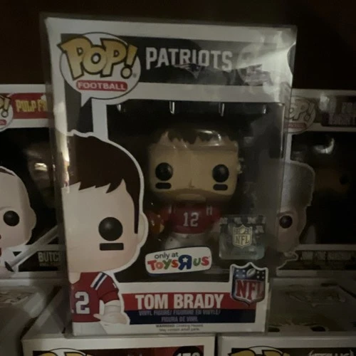 Funko Pop! Vinyl Football Tom Brady #39 Toys R Us Exclusive NFL Figure