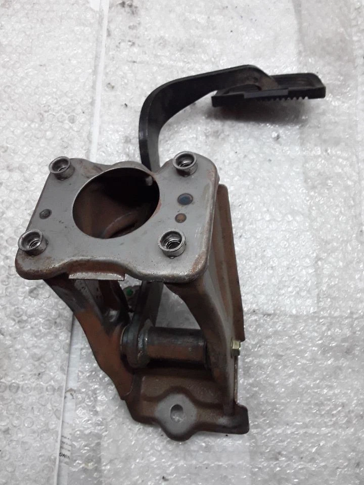 PEDAL DE FREIO 2002 TOYOTA TUNDRA Z-138P - Imagem 4 de 4