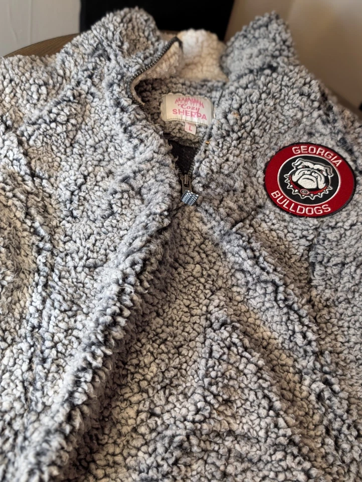 L Georgia Bulldogs Women’s Cozy Sherpa Quarter-Zip Pullover Jacket - Gray  - Image 2 of 4