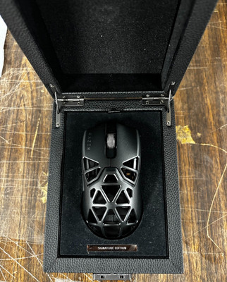 Razer Viper Mini Signature Edition Wireless Gaming Mouse RZ01-0441 New