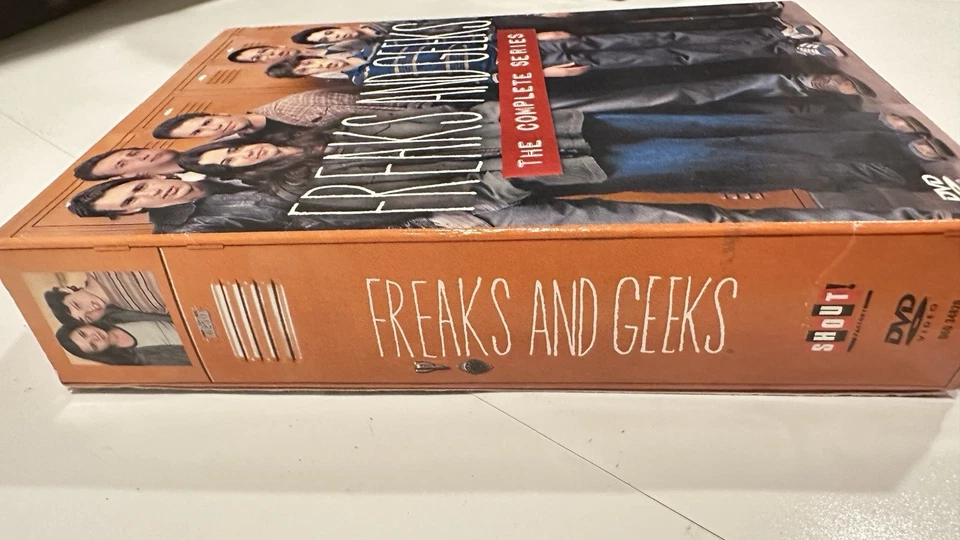 Freaks and Geeks - The Complete Series DVD  Set +Booklet - Image 2 of 4
