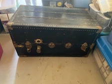 Antique Steamer trunk in good condition