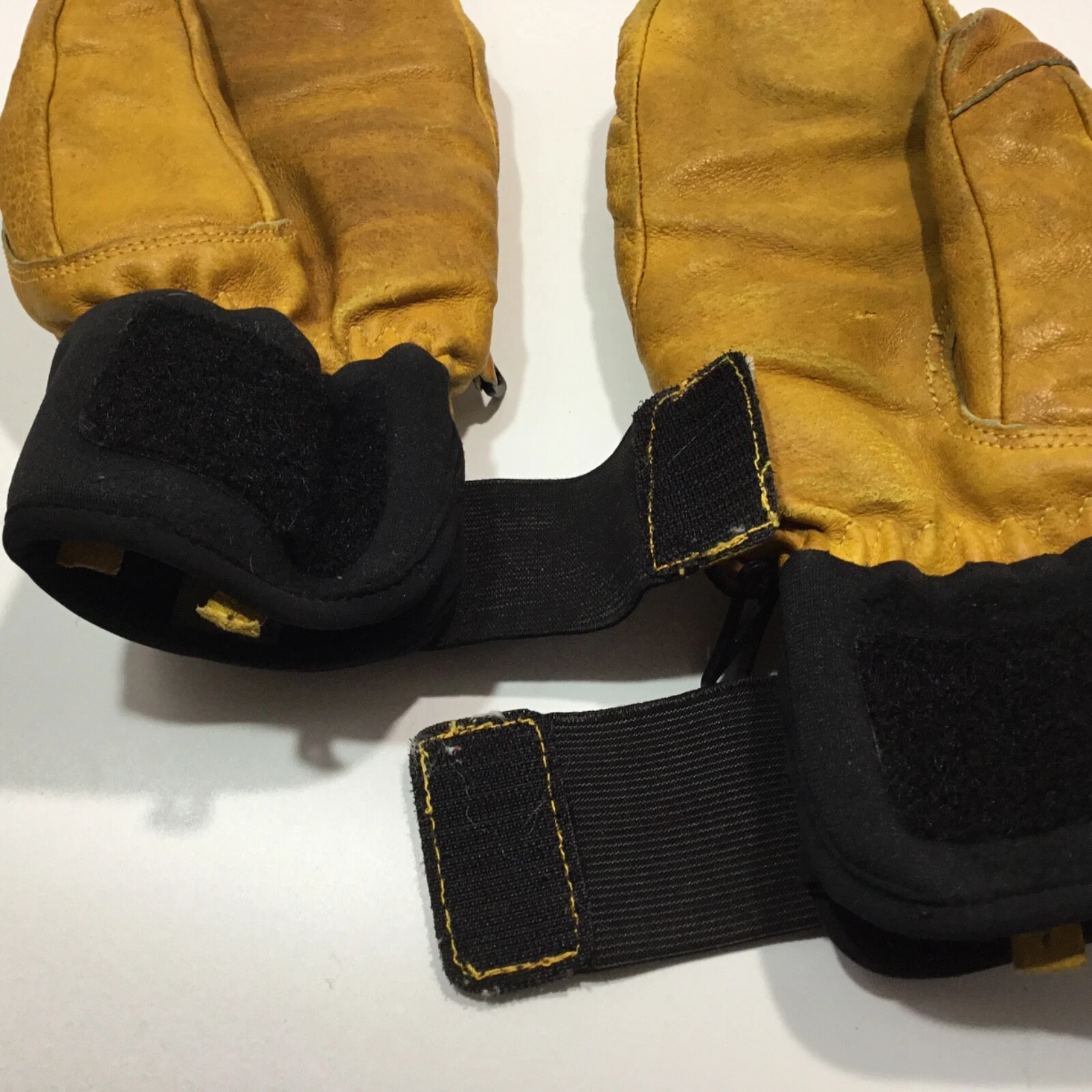 flylow leather permaloft lined snowboarding skiing 