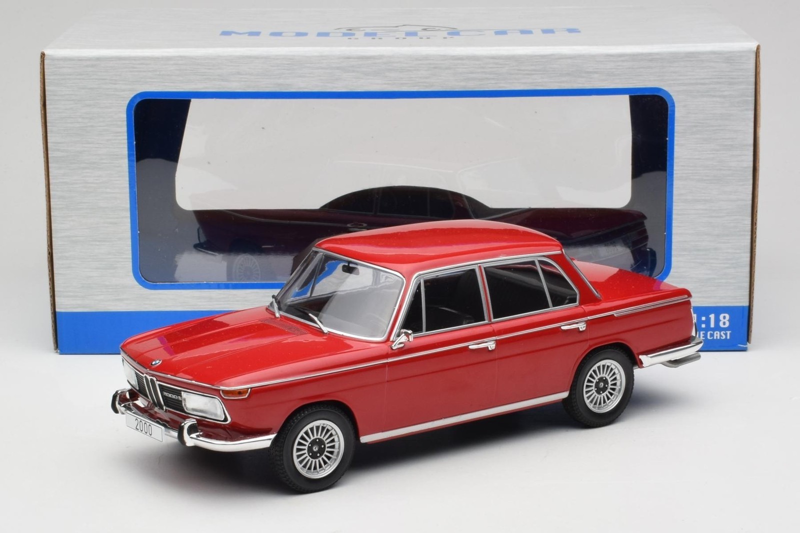 BMW 2000 TI Typ 121 1966 rouge MCG 18543 echelle 1/18 métal