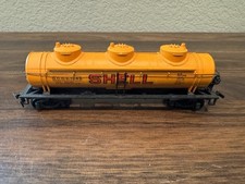 Bachmann HO Scale Shell Oil 3 Dome Tank Car