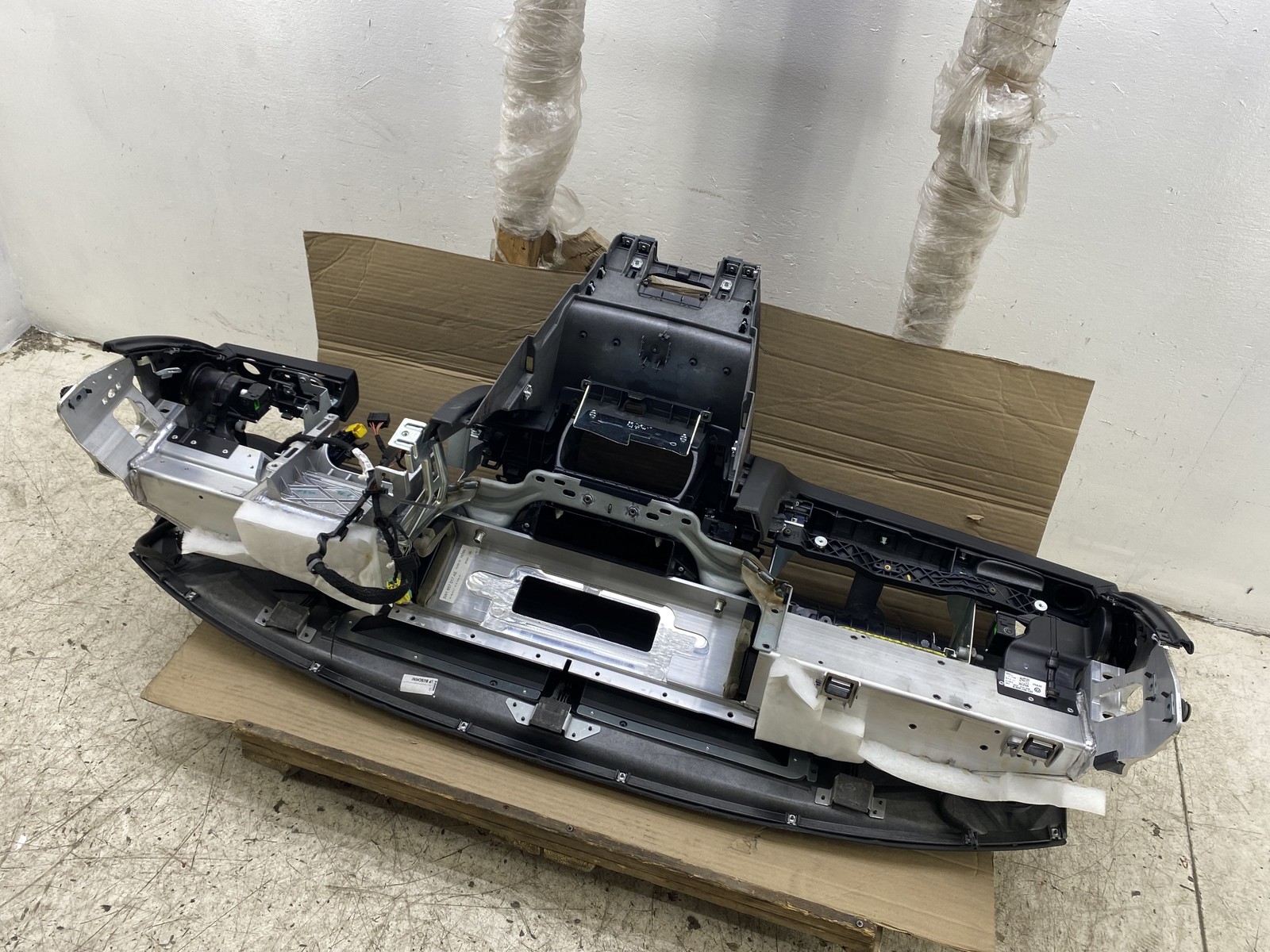 2014-2019 BENTLEY FLYING SPUR OEM FRONT DASHBOARD INSTRUMENT PANEL W/AIR SRS BAG