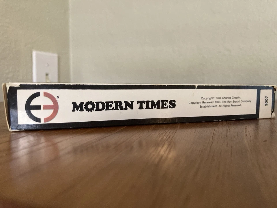 Charlie Chaplin’s Modern Times Classic Comedey 1978 VHS RARE Foto 3 de 4
