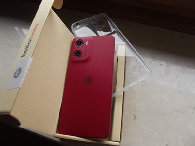 Motorola Moto G05 64GB 4GB RAM Plum Red Smartphone OVP -WIE NEU!!!
