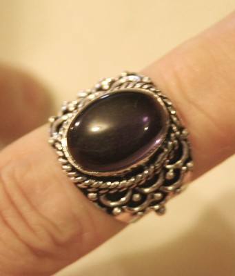 Handsome Roped & Scalloped Oval Violet Purple Silverplated Finger Ring Size 7