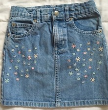 Baby Gap denim skirt w/ snowflakes Sz 4 embroidered