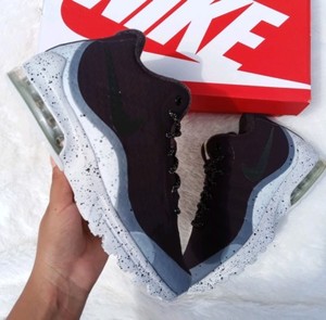 nike air max invigor womens purple