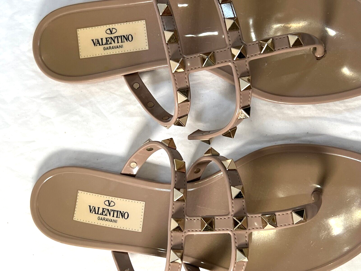valentino rockstud pvc thong poudre color flip flop sandal valentino rockstud pvc thong poudre color flip flop sandal