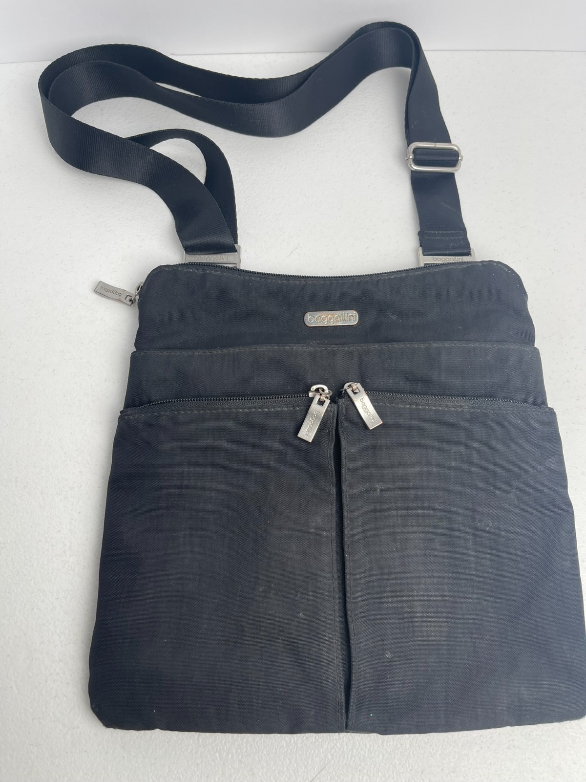 Small Baggallini Crossbody bag