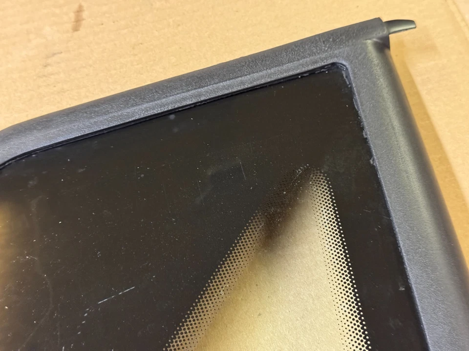 87-93 福特野马四分之一窗玻璃乘客侧挂架原始设备制造商 Carlite GT — 第 4/4 张图片