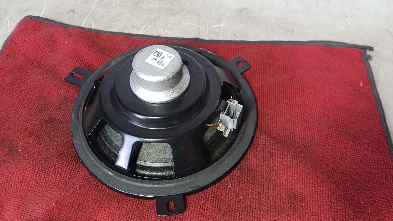 Maserati Levante 2017-2024 Speaker P/N 06700372880